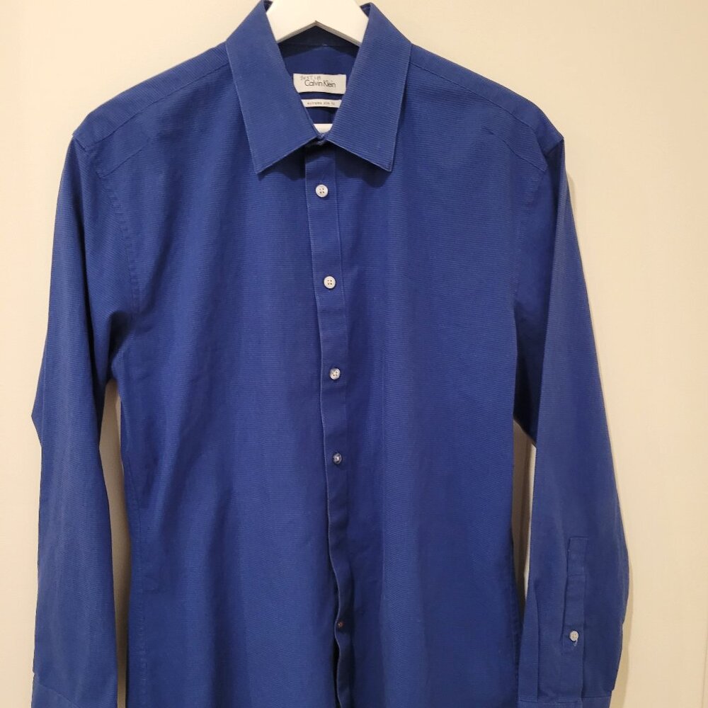 Calvin Klein Extreme Slim Dress Shirt (Medium)